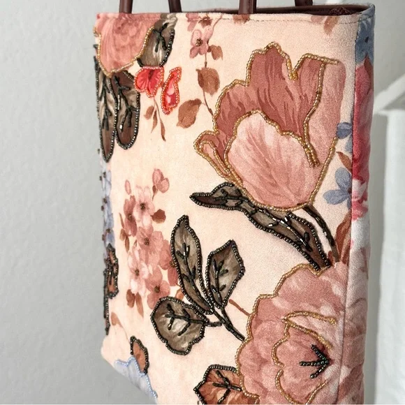 Vintage Floral Beaded Tote Bag - Picture 7 of 17